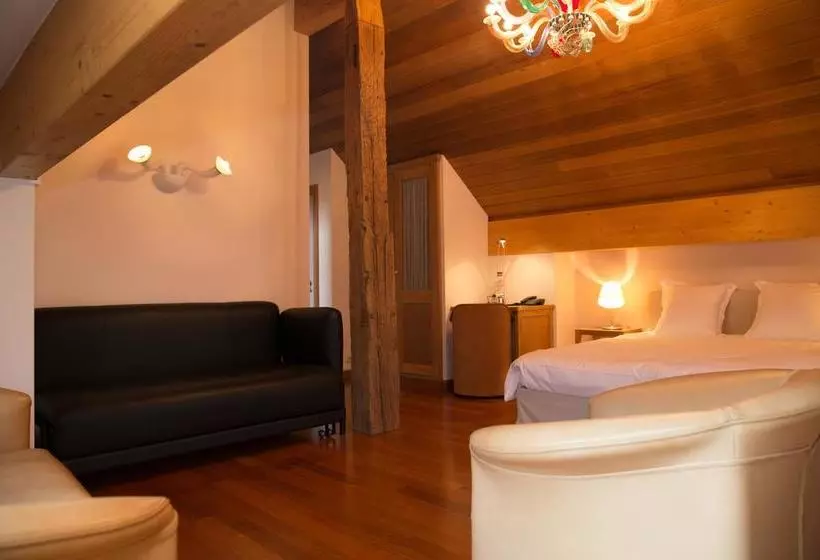 هتل Domaine Du Moulin D Eprave