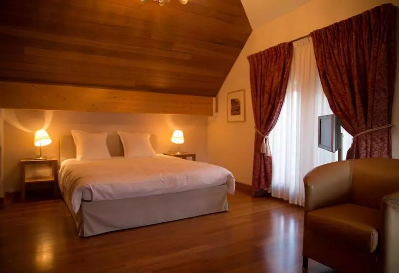 هتل Domaine Du Moulin D Eprave