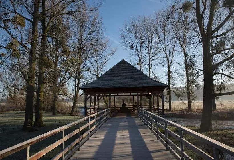 هتل Domaine Du Moulin D Eprave