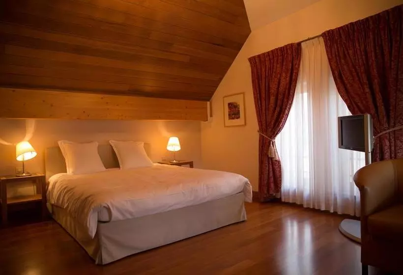 هتل Domaine Du Moulin D Eprave