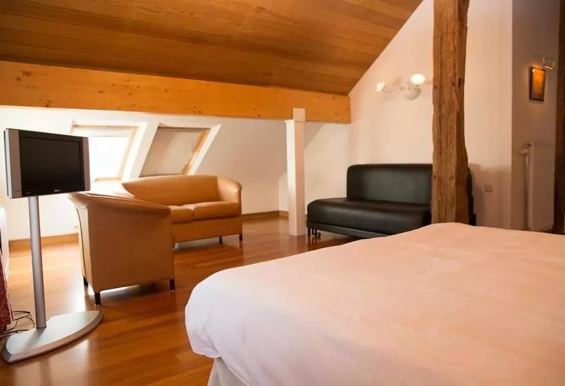 هتل Domaine Du Moulin D Eprave
