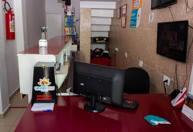 فندق Grandville Centro