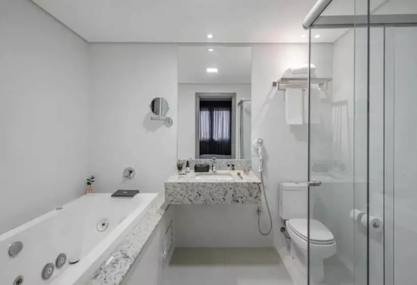 ホテル Intercity Sao Leopoldo