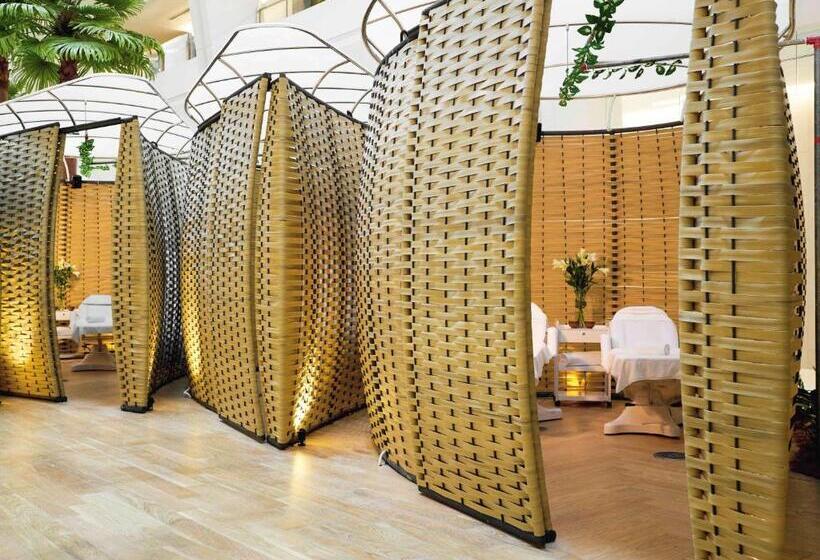 Movenpick Hotel & Convention Centre Klia