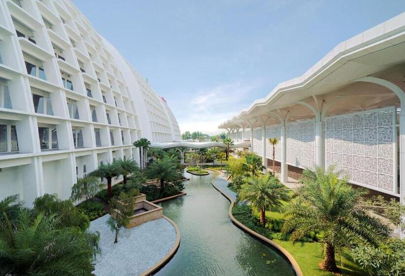 Movenpick Hotel & Convention Centre Klia