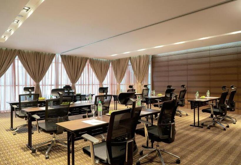 Movenpick Hotel & Convention Centre Klia