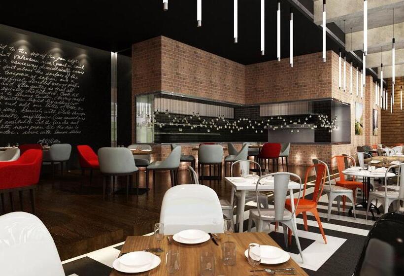 Movenpick Hotel & Convention Centre Klia