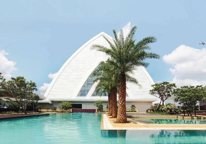 Movenpick Hotel & Convention Centre Klia