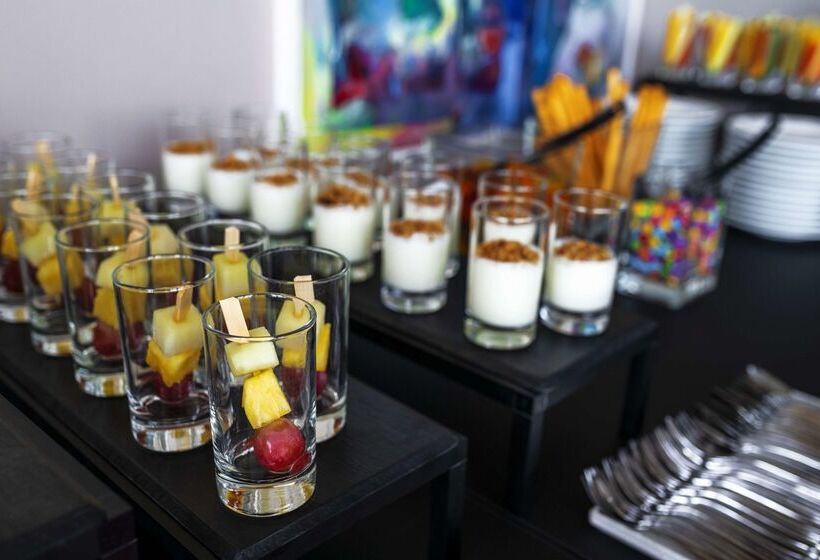 هتل NH Collection Prague