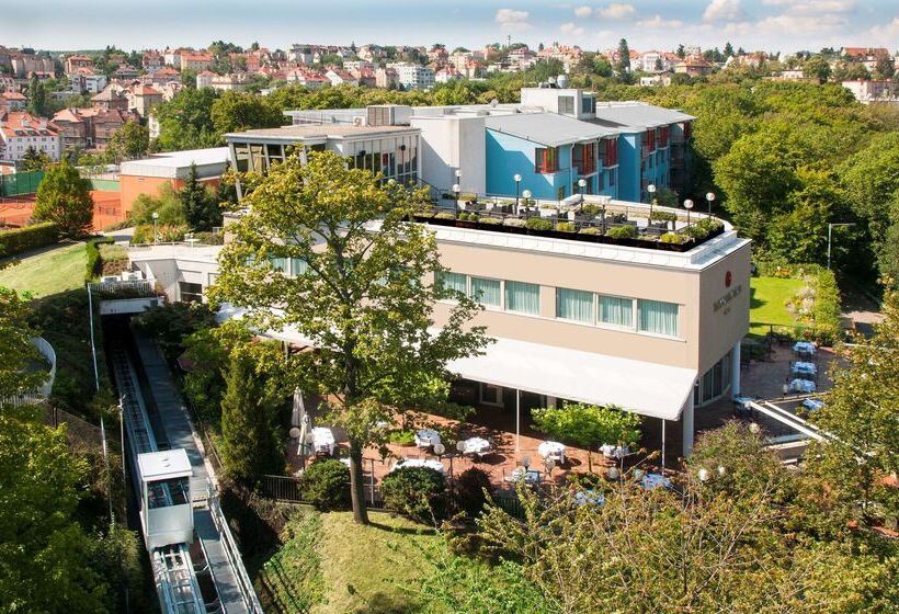 هتل NH Collection Prague