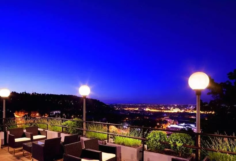 Hotelli NH Collection Prague