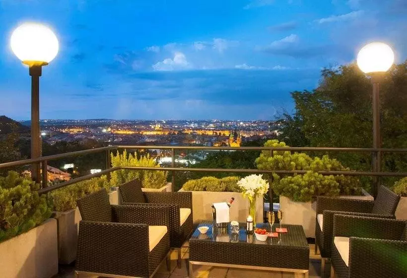 Hotelli NH Collection Prague