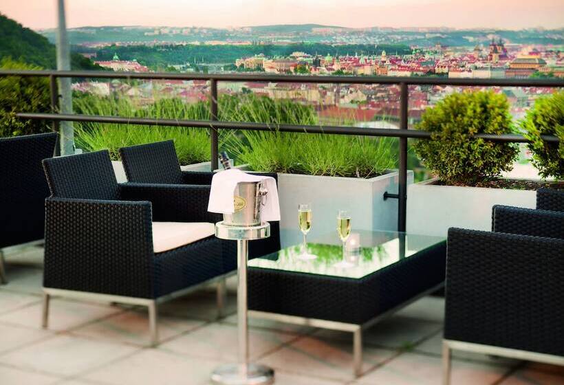 هتل NH Collection Prague