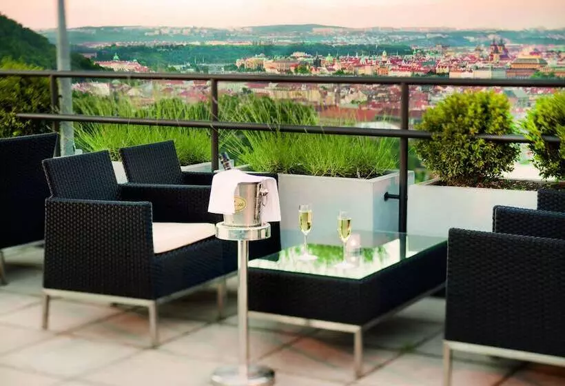 Hotelli NH Collection Prague
