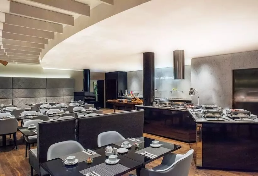 Hotelli NH Collection Prague