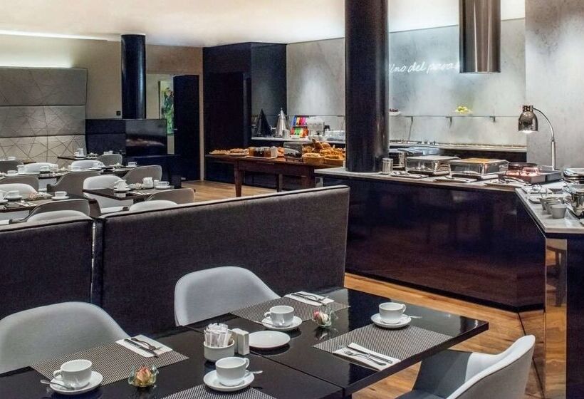 هتل NH Collection Prague