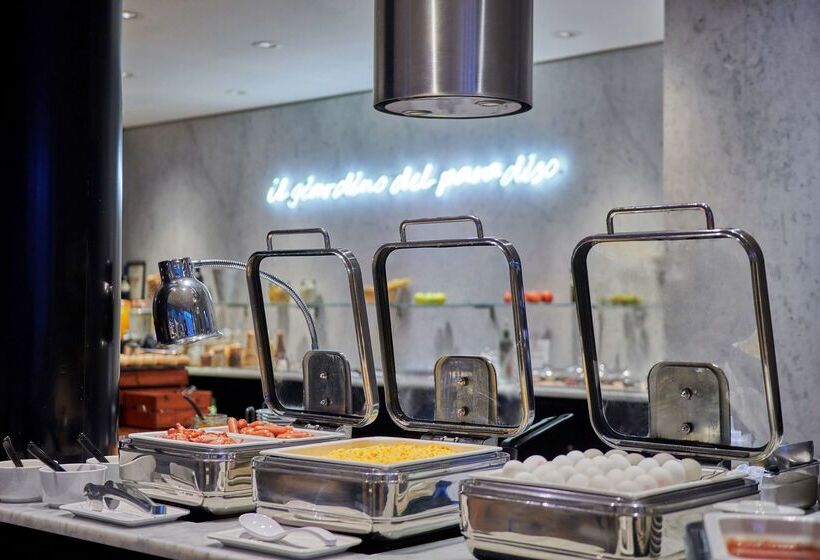 هتل NH Collection Prague