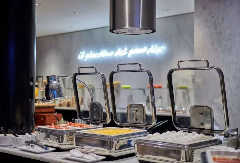 Hotelli NH Collection Prague