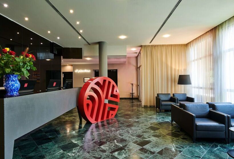 هتل NH Collection Prague