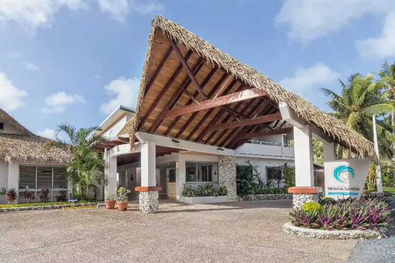 Moana Sands Beachfront Hotel & Villas