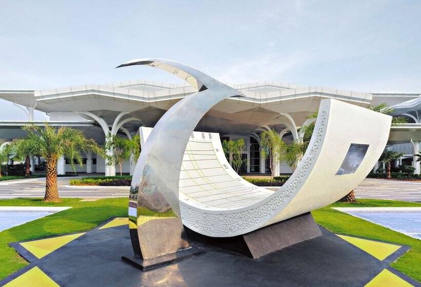 Movenpick Hotel & Convention Centre Klia