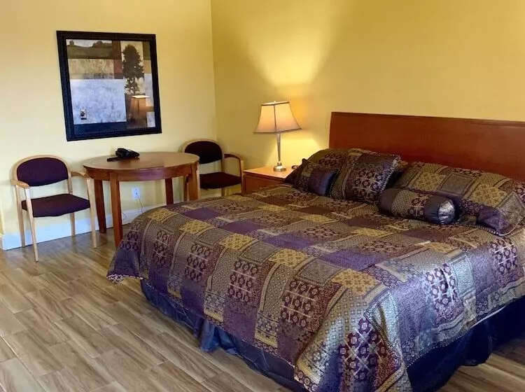 Town & Country Motel