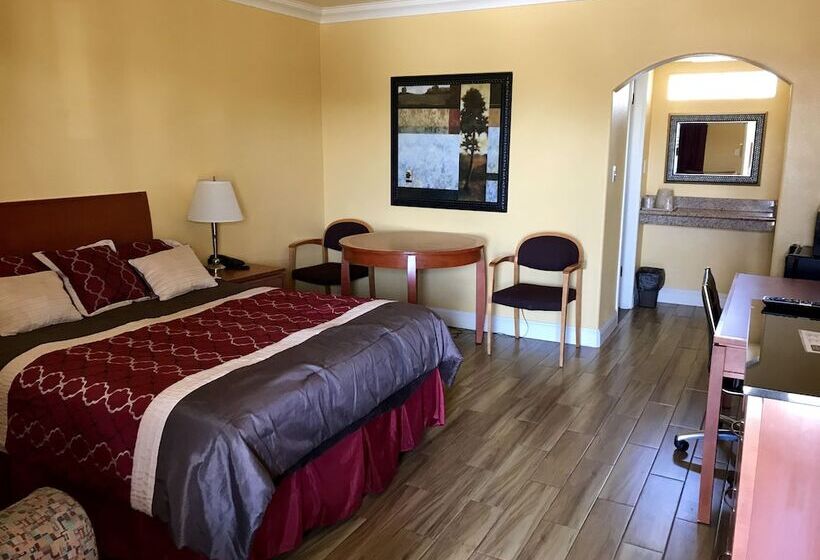 Town & Country Motel