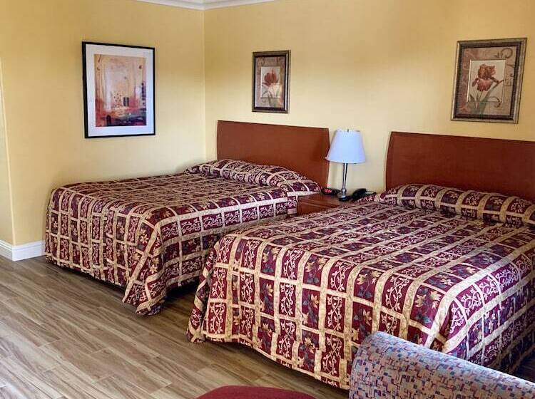 Town & Country Motel