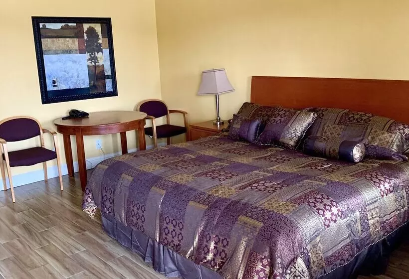 Town & Country Motel