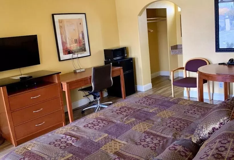 Town & Country Motel