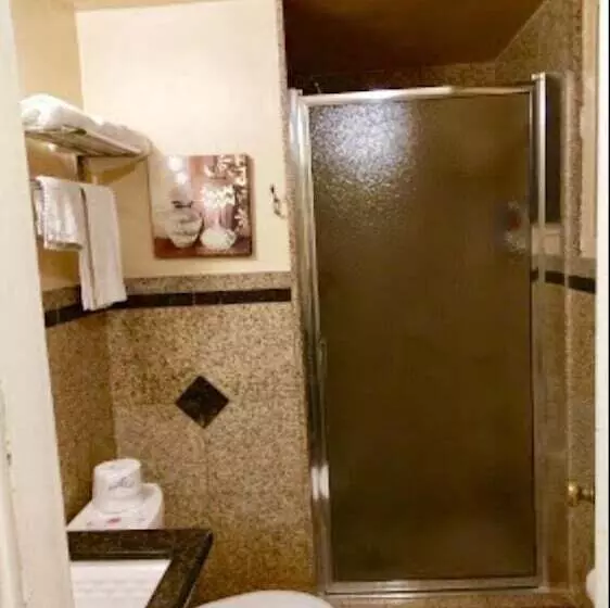 Town & Country Motel