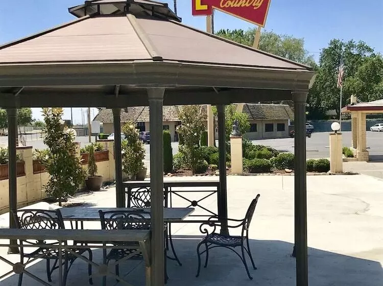 Town & Country Motel