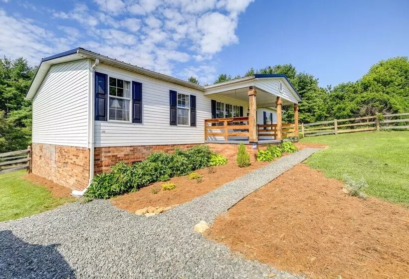 Near Blue Ridge Parkway: Ennice Home W/ Fire Pit