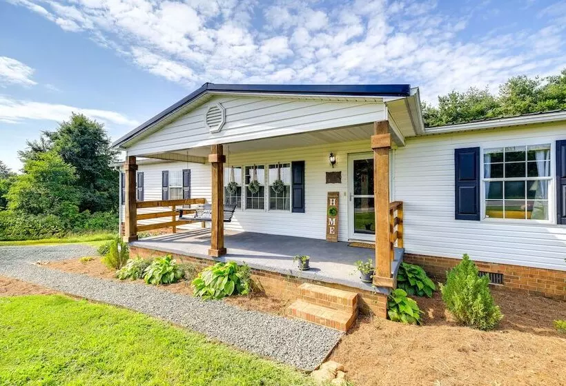 Near Blue Ridge Parkway: Ennice Home W/ Fire Pit