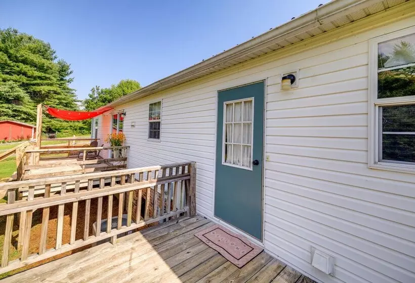 Near Blue Ridge Parkway: Ennice Home W/ Fire Pit