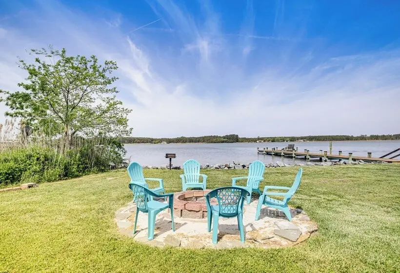 Bay Views & Fire Pit: Taylors Island Retreat
