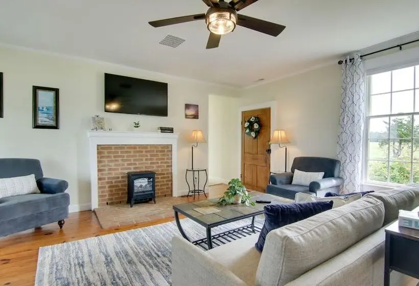 Bay Views & Fire Pit: Taylors Island Retreat