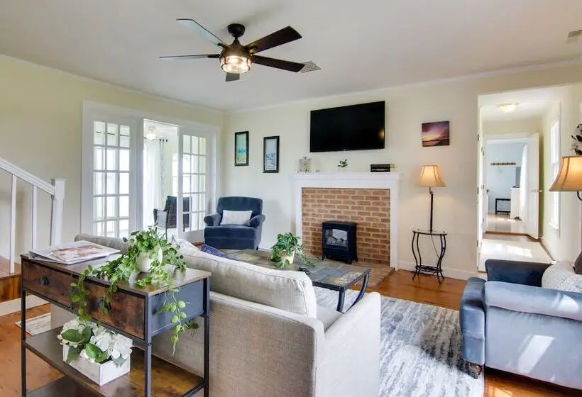 Bay Views & Fire Pit: Taylors Island Retreat