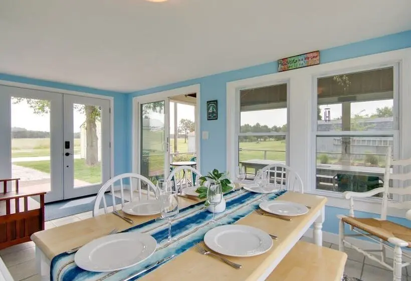 Bay Views & Fire Pit: Taylors Island Retreat