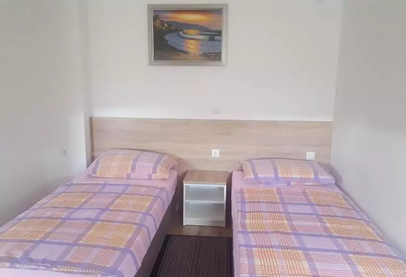 Aamiaismajoitus (B&B) Sobe Mrak