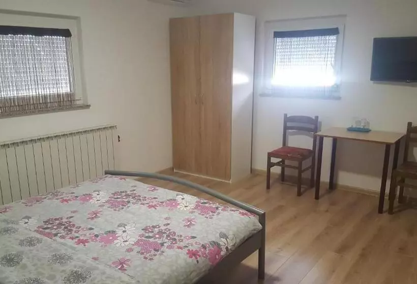 Aamiaismajoitus (B&B) Sobe Mrak