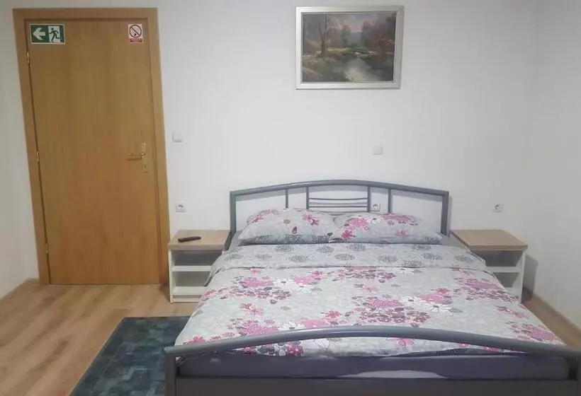 Aamiaismajoitus (B&B) Sobe Mrak