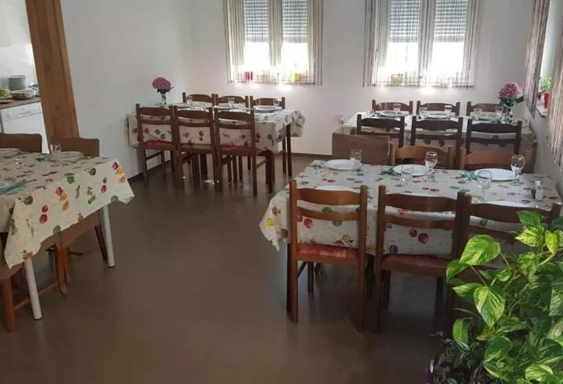 Aamiaismajoitus (B&B) Sobe Mrak