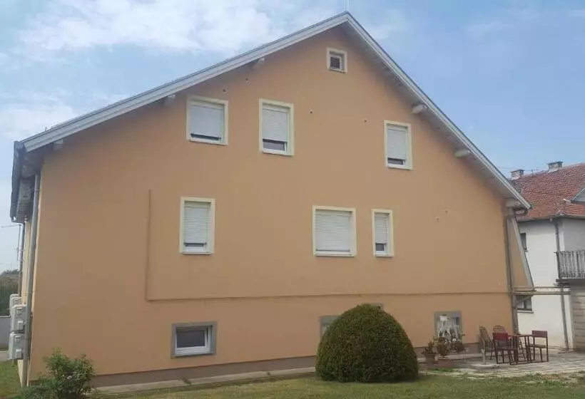 Aamiaismajoitus (B&B) Sobe Mrak