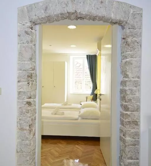 Hostel Sv. Lovre