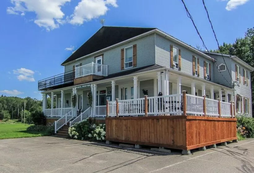 Hotelli Auberge Presbytere Mont Lac Vert