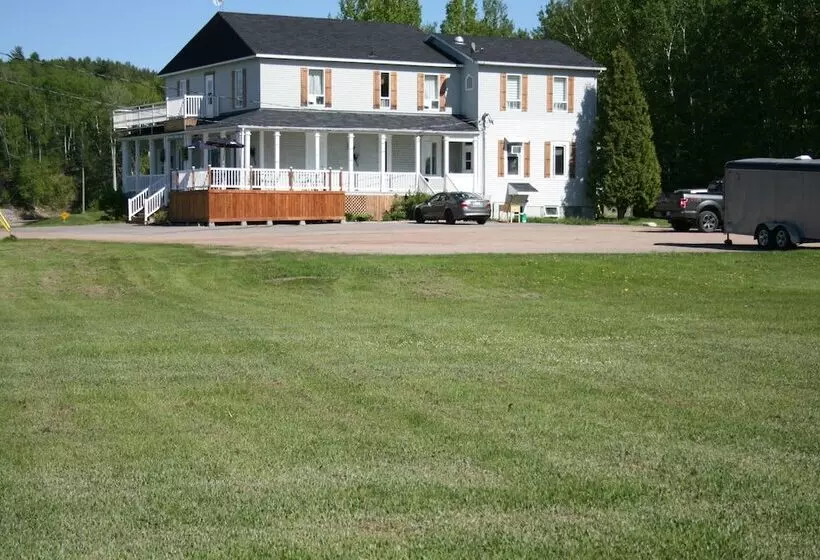 Hotelli Auberge Presbytere Mont Lac Vert