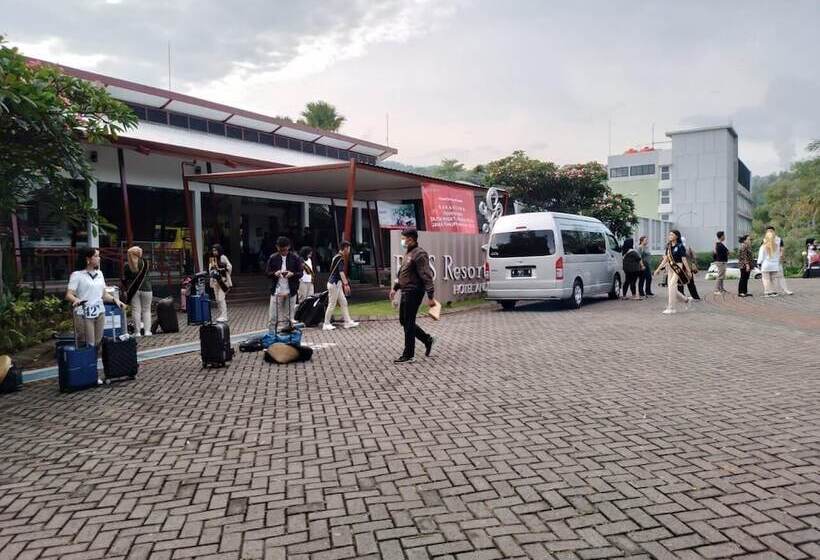 فندق Bess Resort And Waterpark Lawang