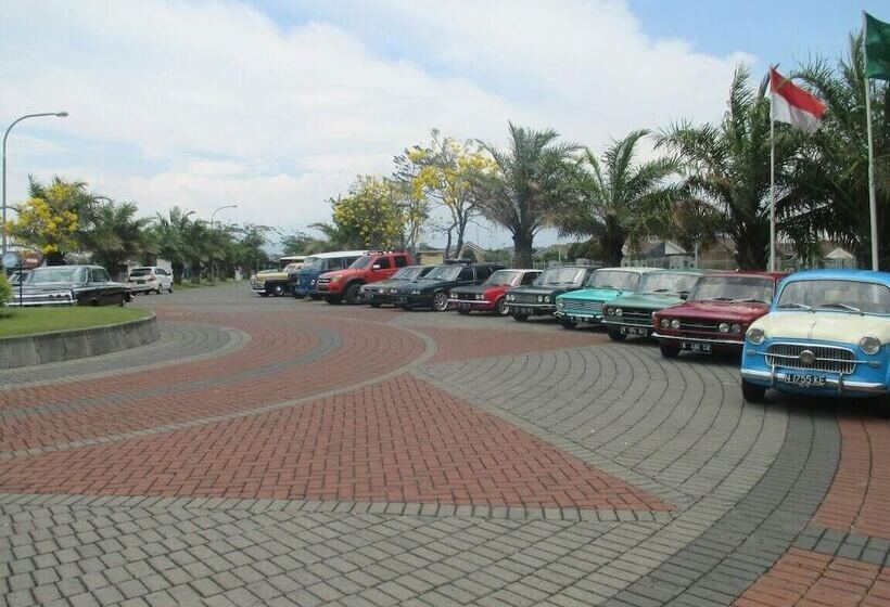 فندق Bess Resort And Waterpark Lawang