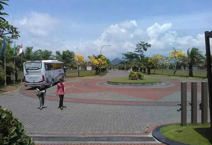 Hotelli Bess Resort And Waterpark Lawang